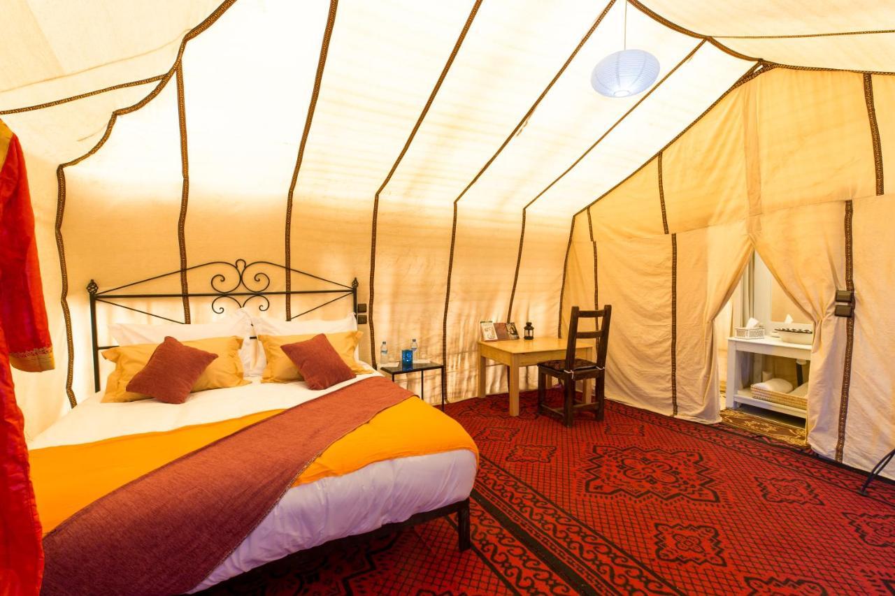 Hotel Luxury Bega Camp à Merzouga Extérieur photo