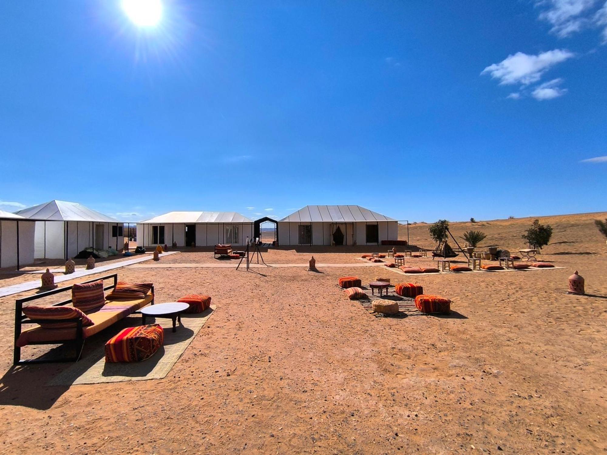 Hotel Luxury Bega Camp à Merzouga Extérieur photo
