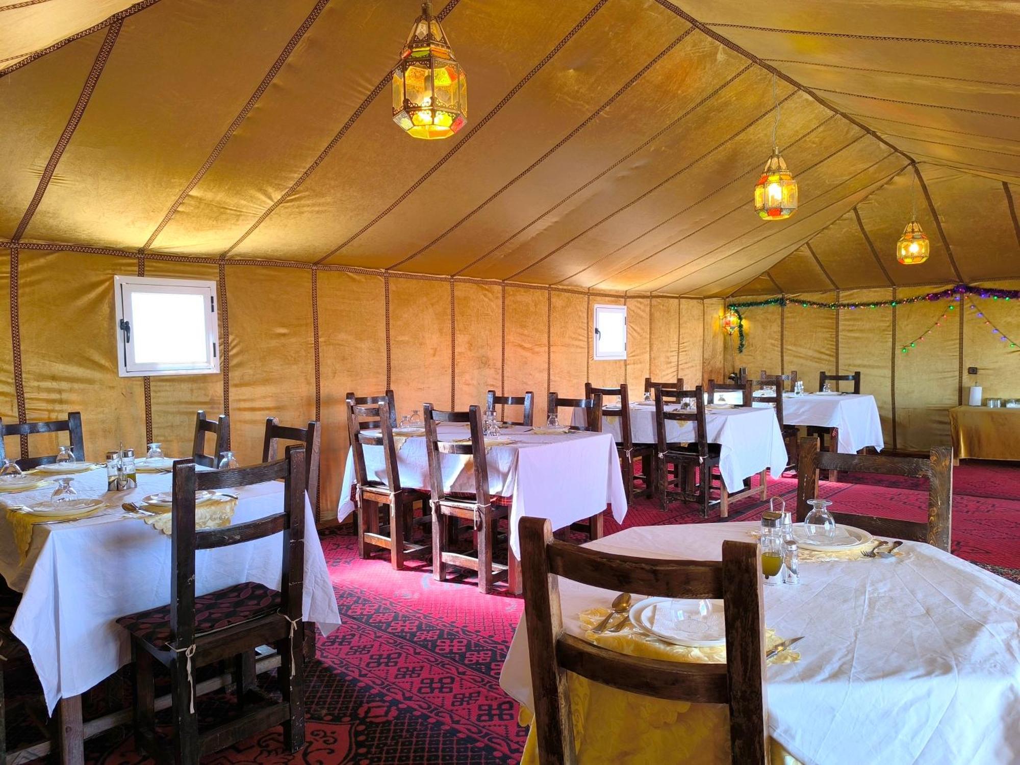 Hotel Luxury Bega Camp à Merzouga Extérieur photo