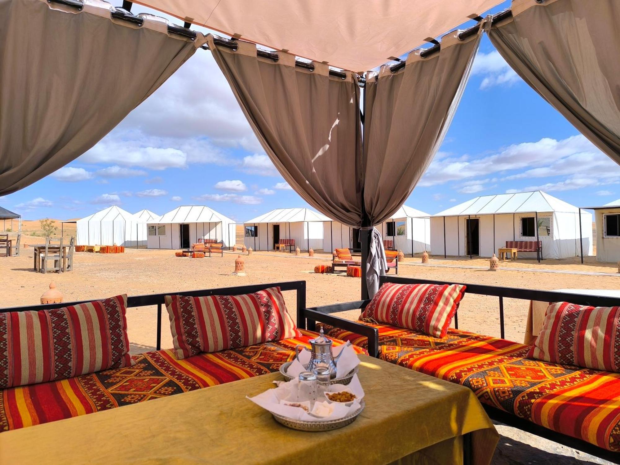 Hotel Luxury Bega Camp à Merzouga Extérieur photo