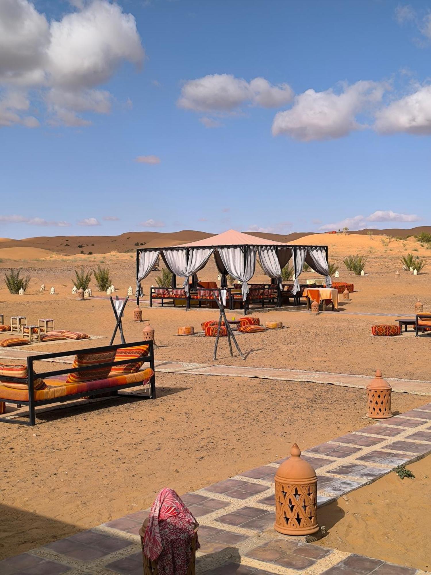 Hotel Luxury Bega Camp à Merzouga Extérieur photo