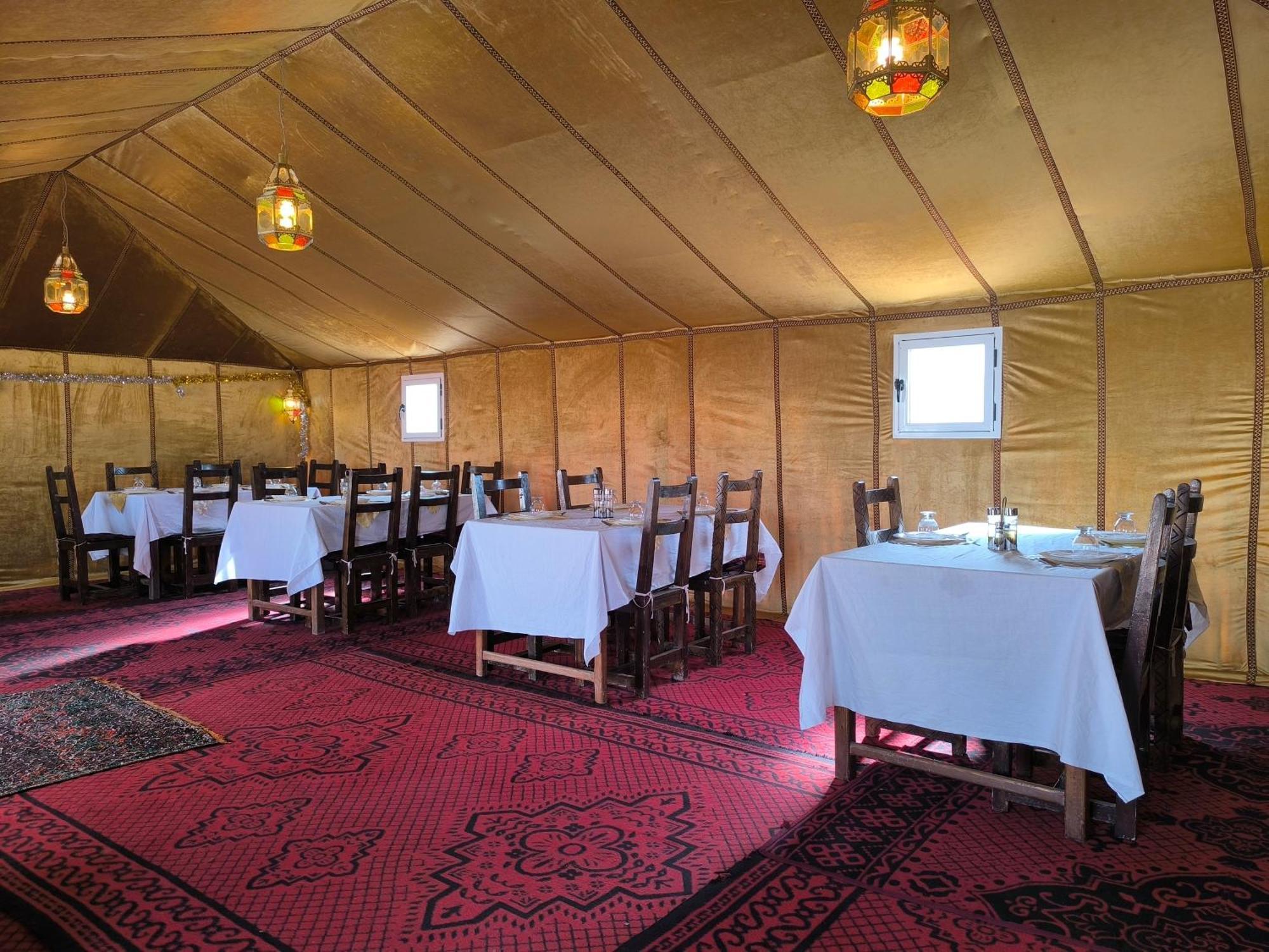 Hotel Luxury Bega Camp à Merzouga Extérieur photo