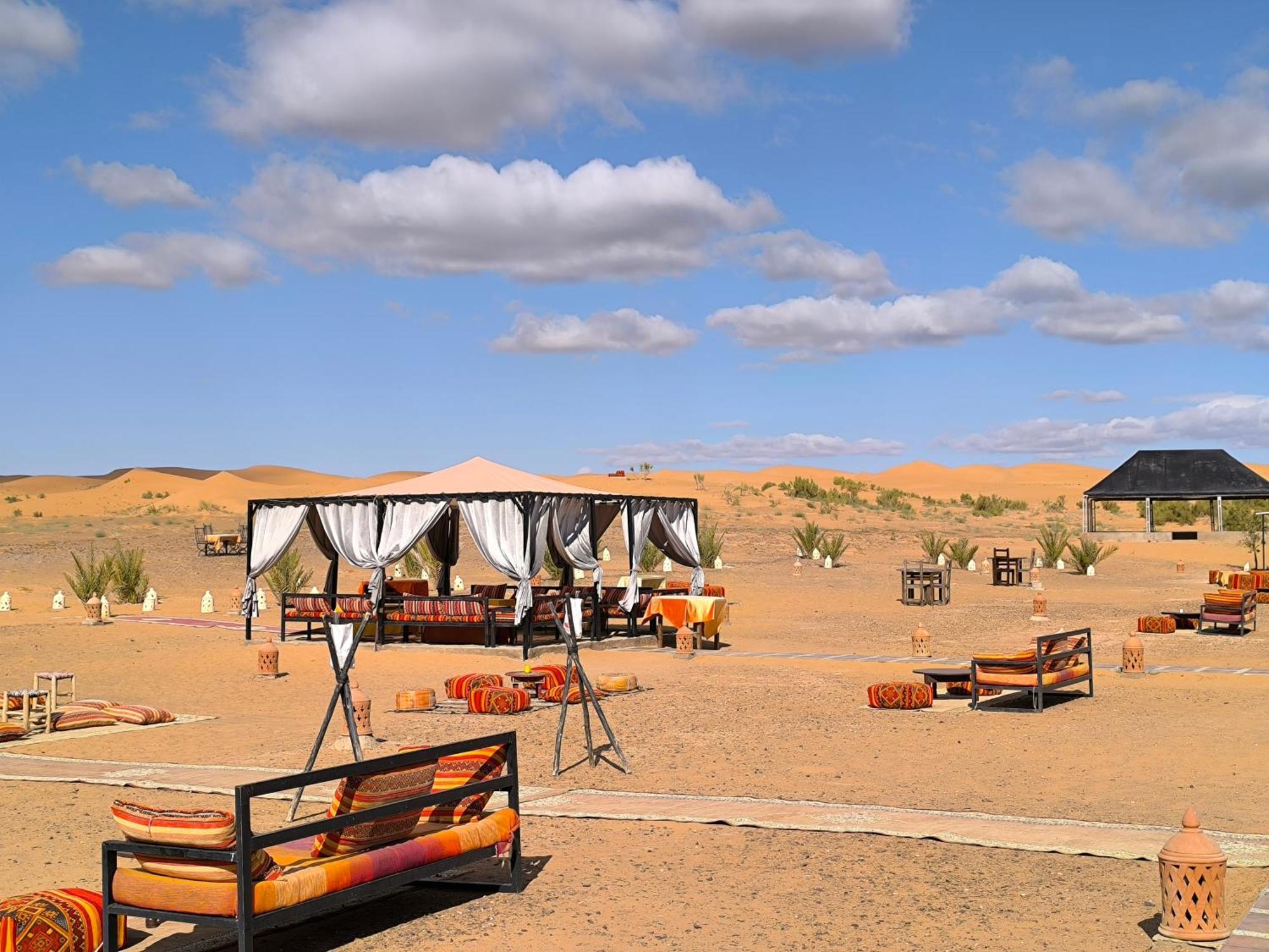 Hotel Luxury Bega Camp à Merzouga Extérieur photo