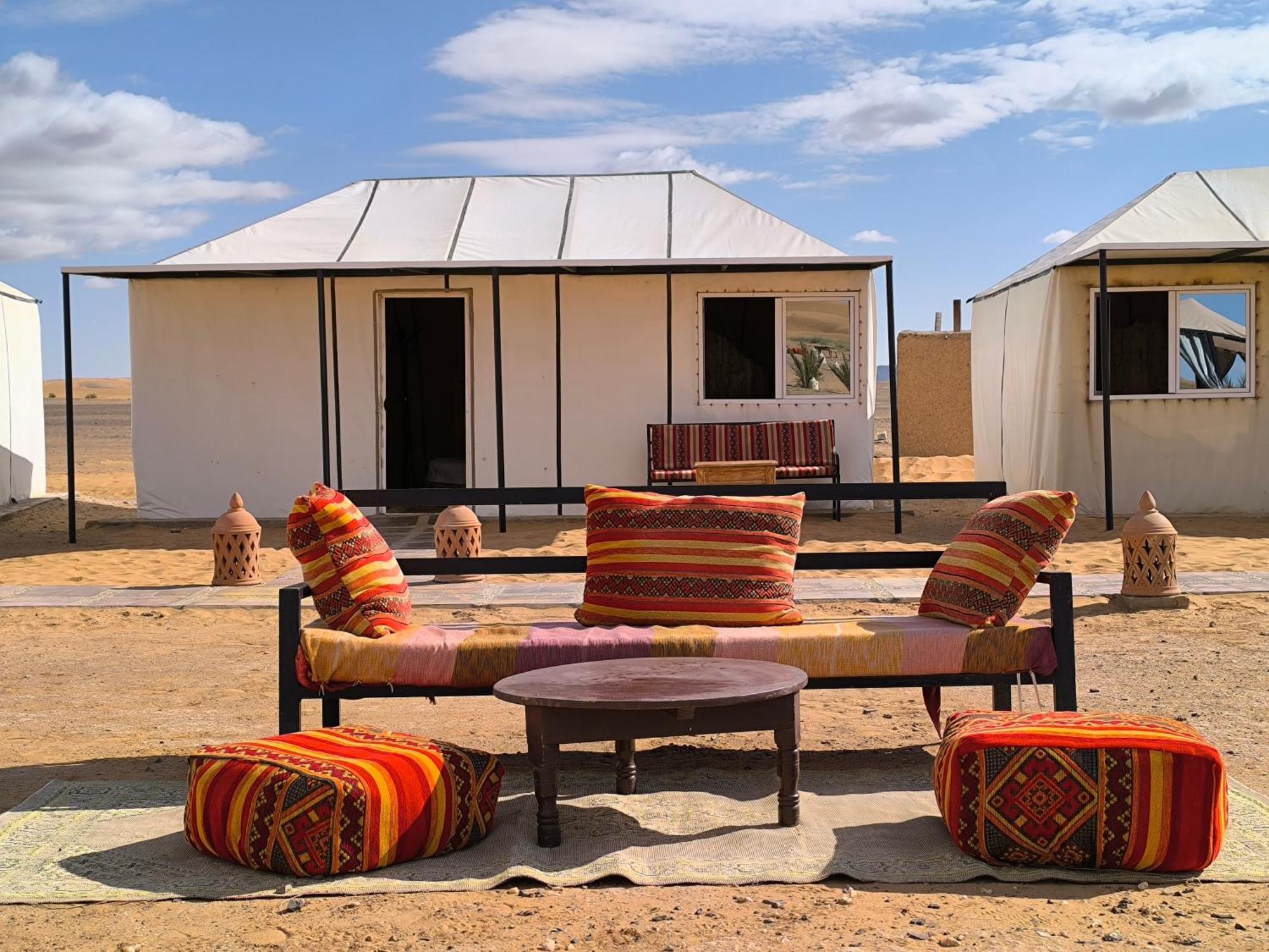 Hotel Luxury Bega Camp à Merzouga Extérieur photo