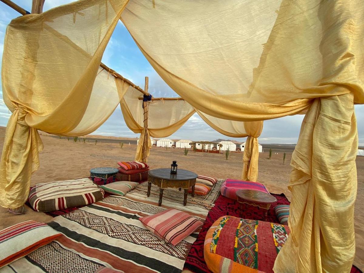 Hotel Luxury Bega Camp à Merzouga Extérieur photo